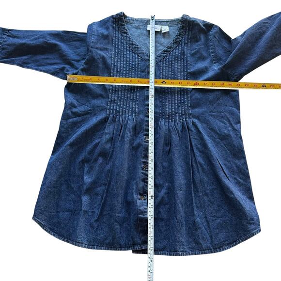 Womens Shirt Medium Blue Denim Lightweight Button Front VNeck Western Rustic - Picture 3 of 7